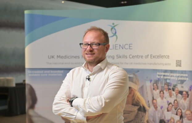 UKGovernmentInitiativeUtilizesVRtoEnhanceMedicineManufacturingSkills Yesil Science UK Government Initiative Utilizes VR to Enhance Medicine Manufacturing Skills