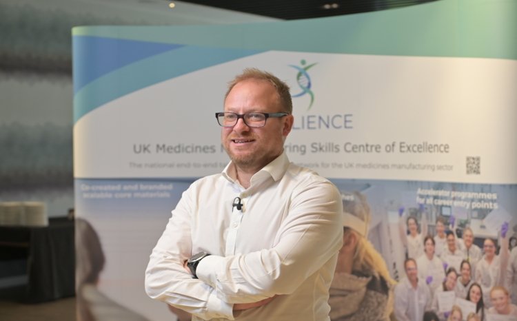 UK Government Initiative Utilizes VR to Enhance Medicine Manufacturing Skills